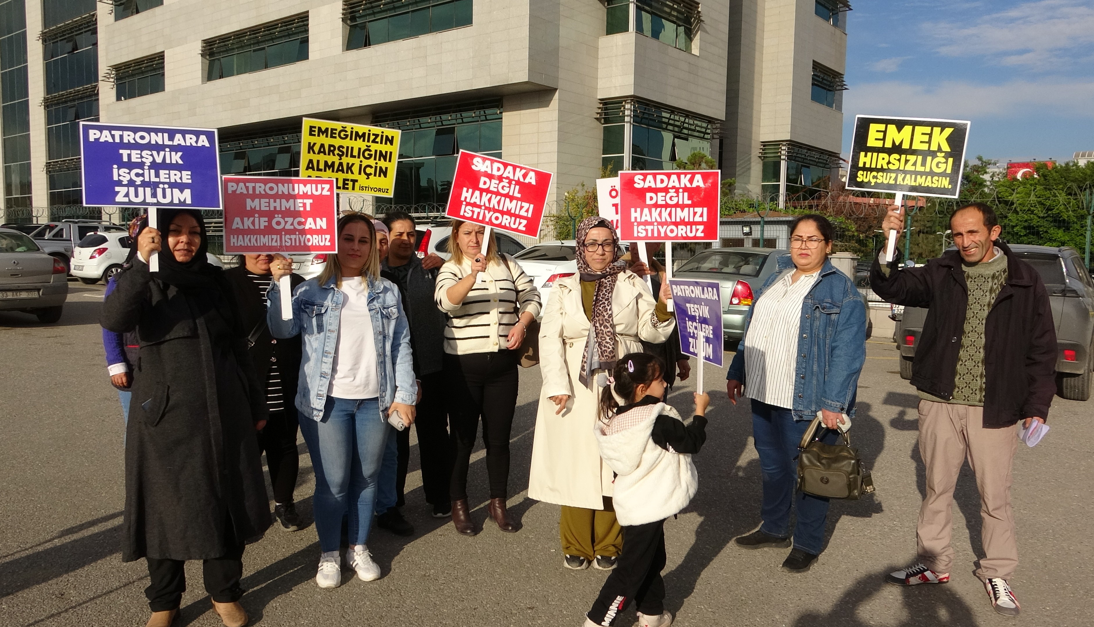 Maaşlarını Alamayan Işçiler Eylem Yaptı (2)