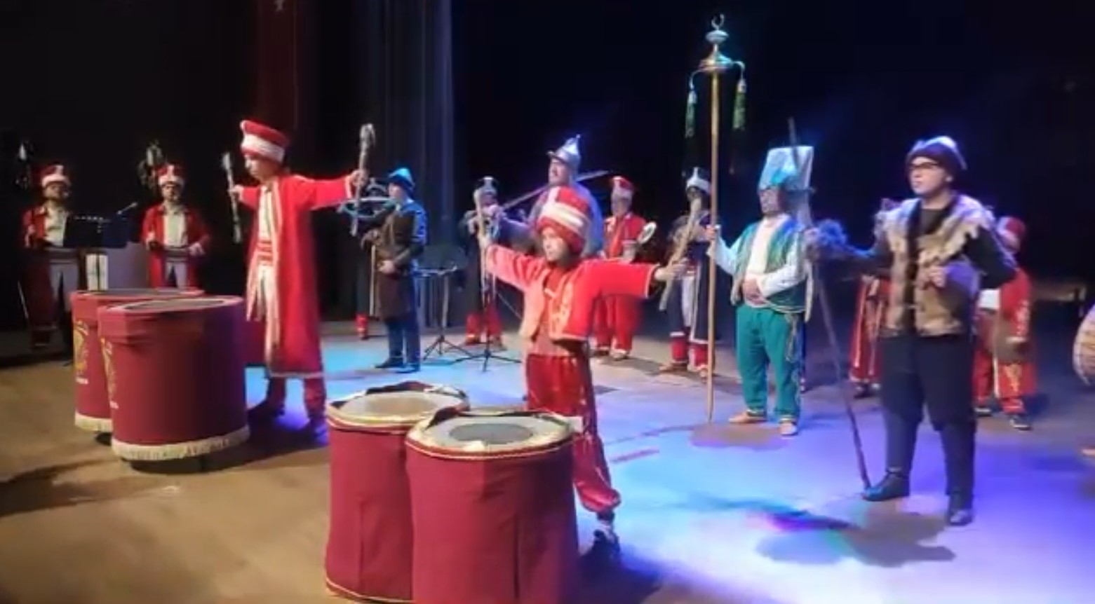 Mehteranda Kösü Düşmana Vurur Gibi Vuran Genç Sosyal Medyayı Salladı (1)