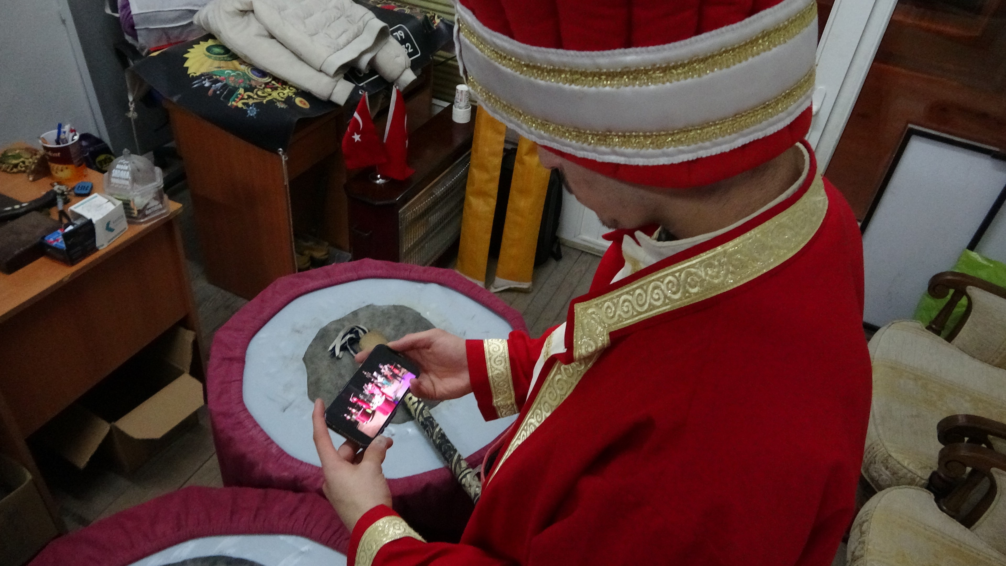 Mehteranda Kösü Düşmana Vurur Gibi Vuran Genç Sosyal Medyayı Salladı (3)
