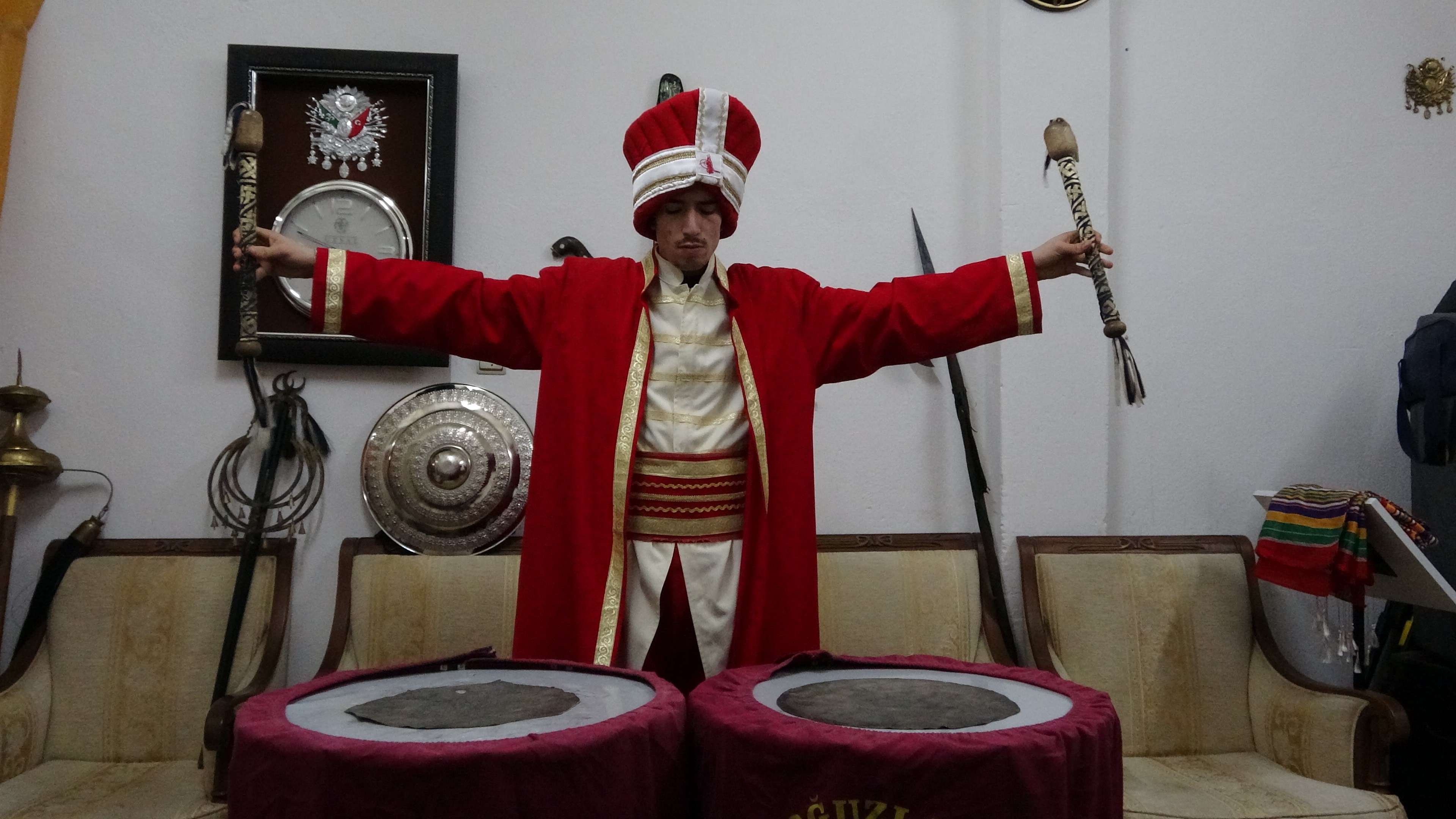 Mehteranda Kösü Düşmana Vurur Gibi Vuran Genç Sosyal Medyayı Salladı (4)