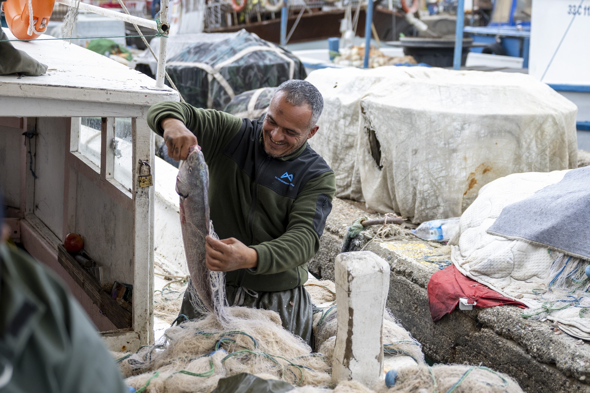 Mersin Büyükşehir’den Balıkçı Esnafa Ekipman Desteği Sürüyor (2)