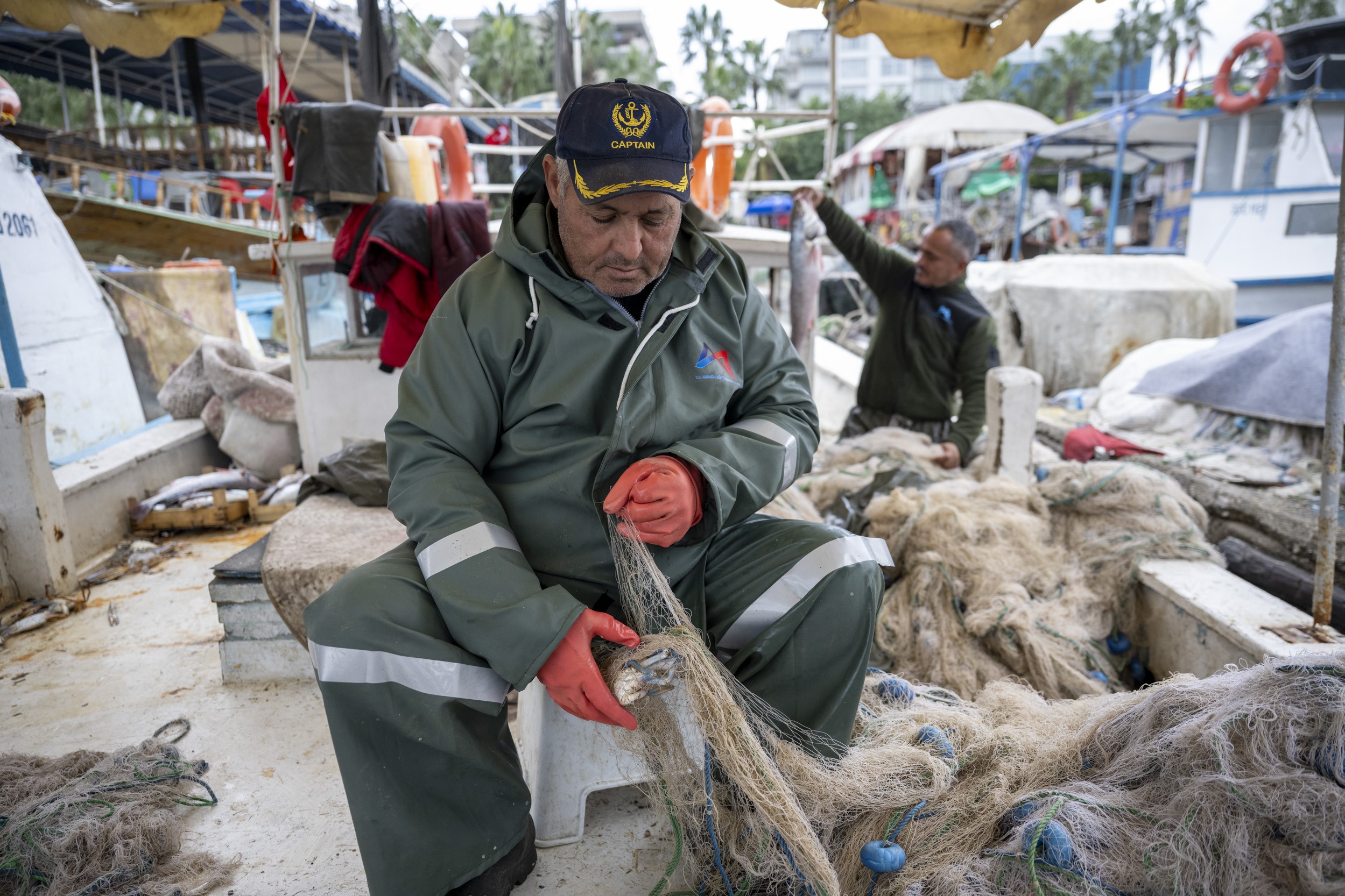 Mersin Büyükşehir’den Balıkçı Esnafa Ekipman Desteği Sürüyor (3)