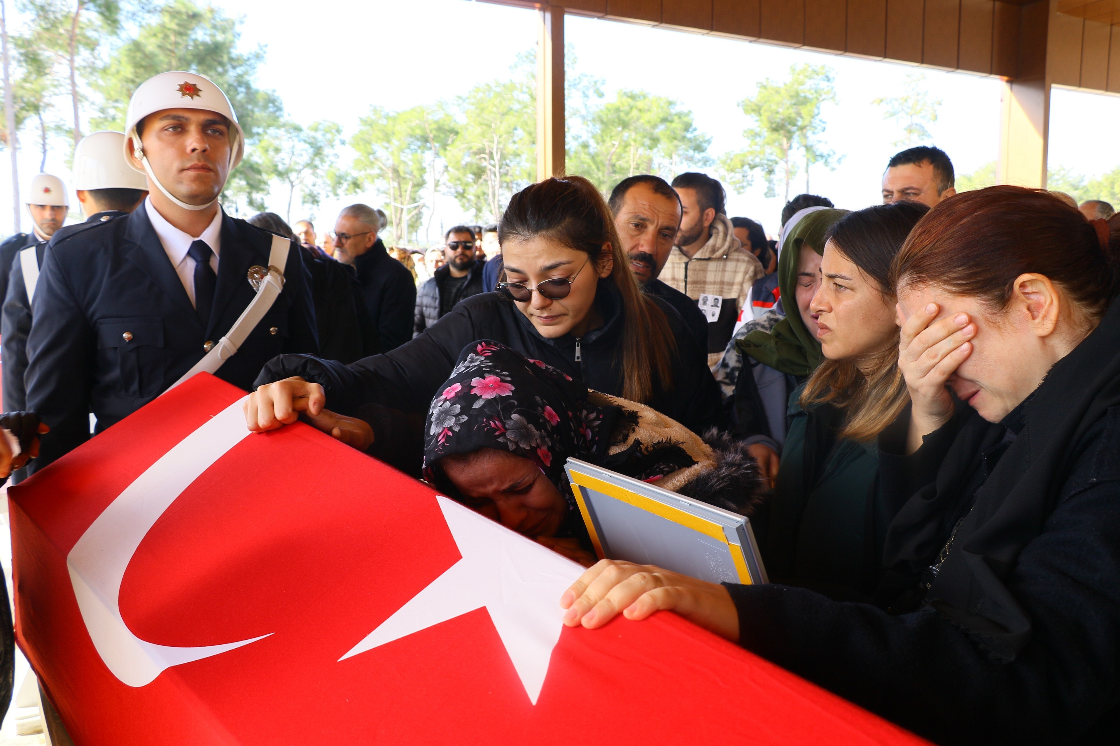 Muğla’da Görev Başında Hayatını Kaybetti Ama Şehit Sayılmadı… Att Selçuk Saykal’ın Eşinden Çağrı (4)
