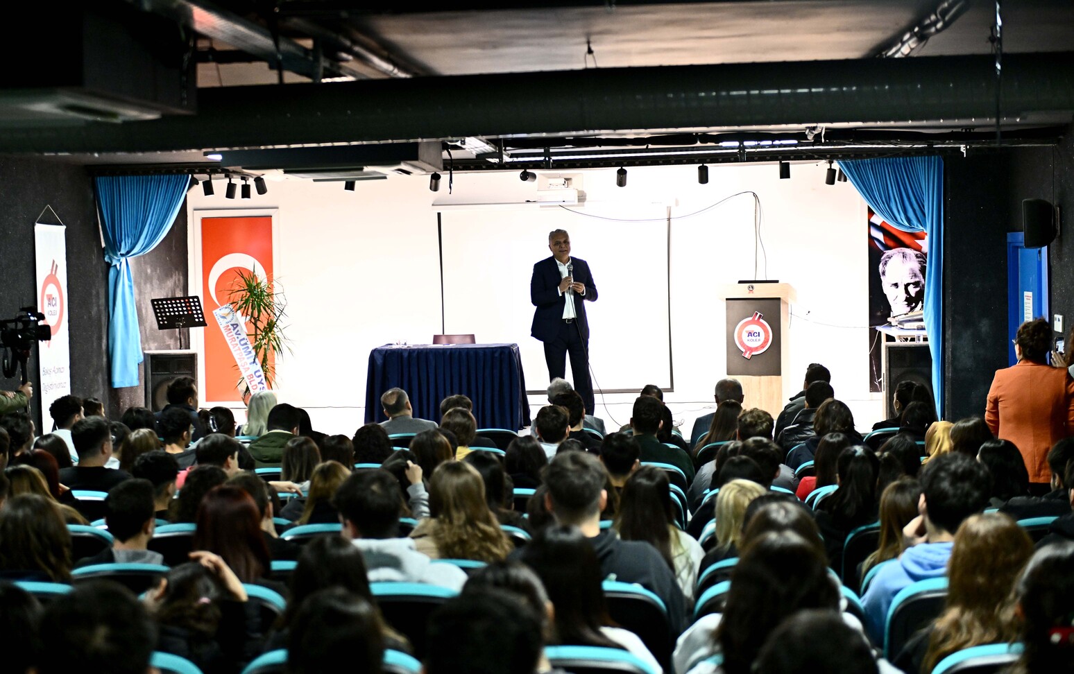 Muratpaşa Belediye Başkanı Uysal Gençlerle Buluştu (3)