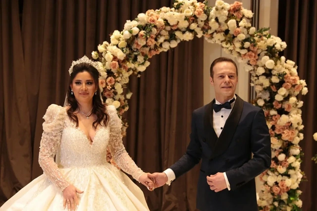 Nur Kosker Evli Mi 1