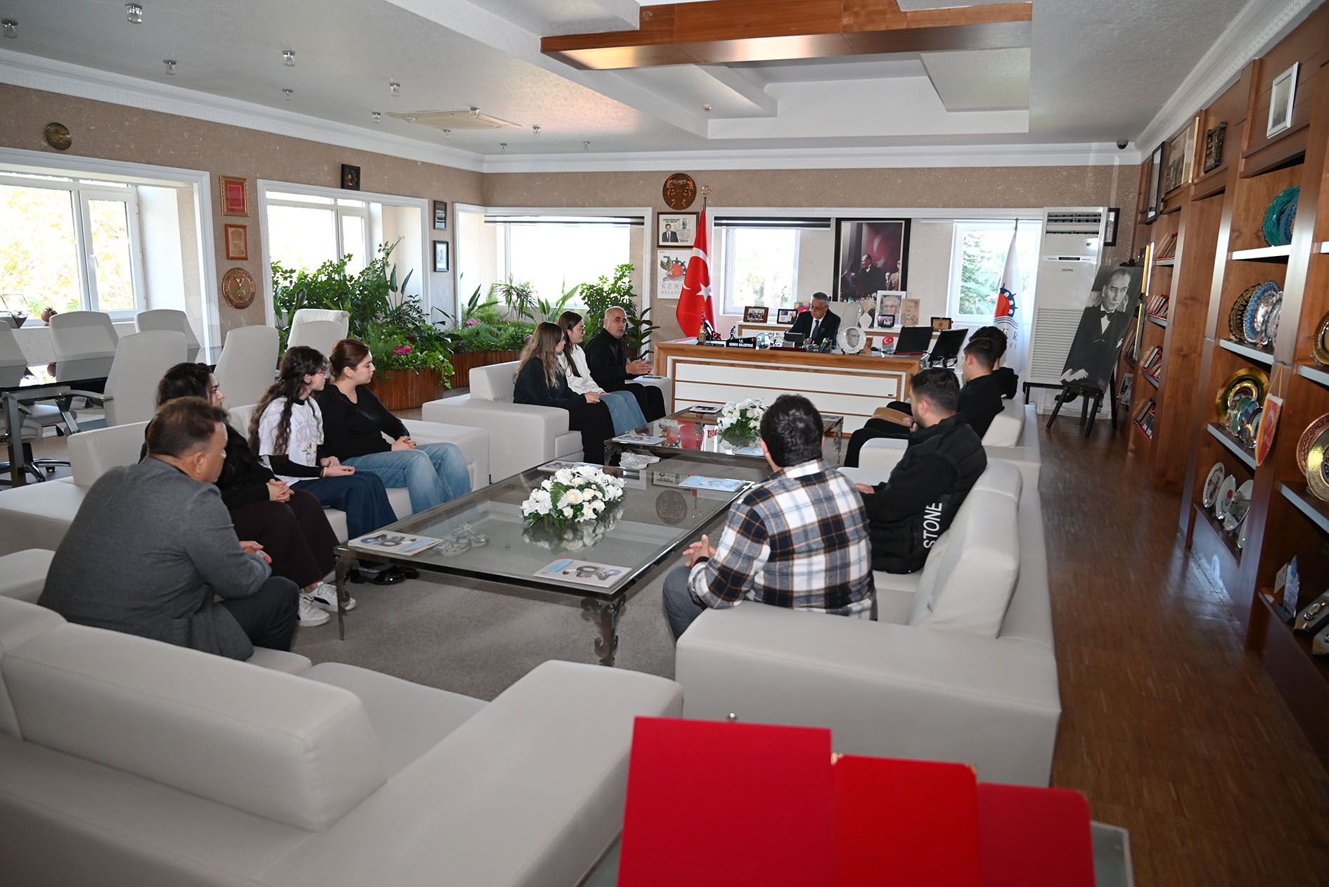 Öğrencilerden Başkan Topaloğlu’na Teşekkür Ziyareti (3)