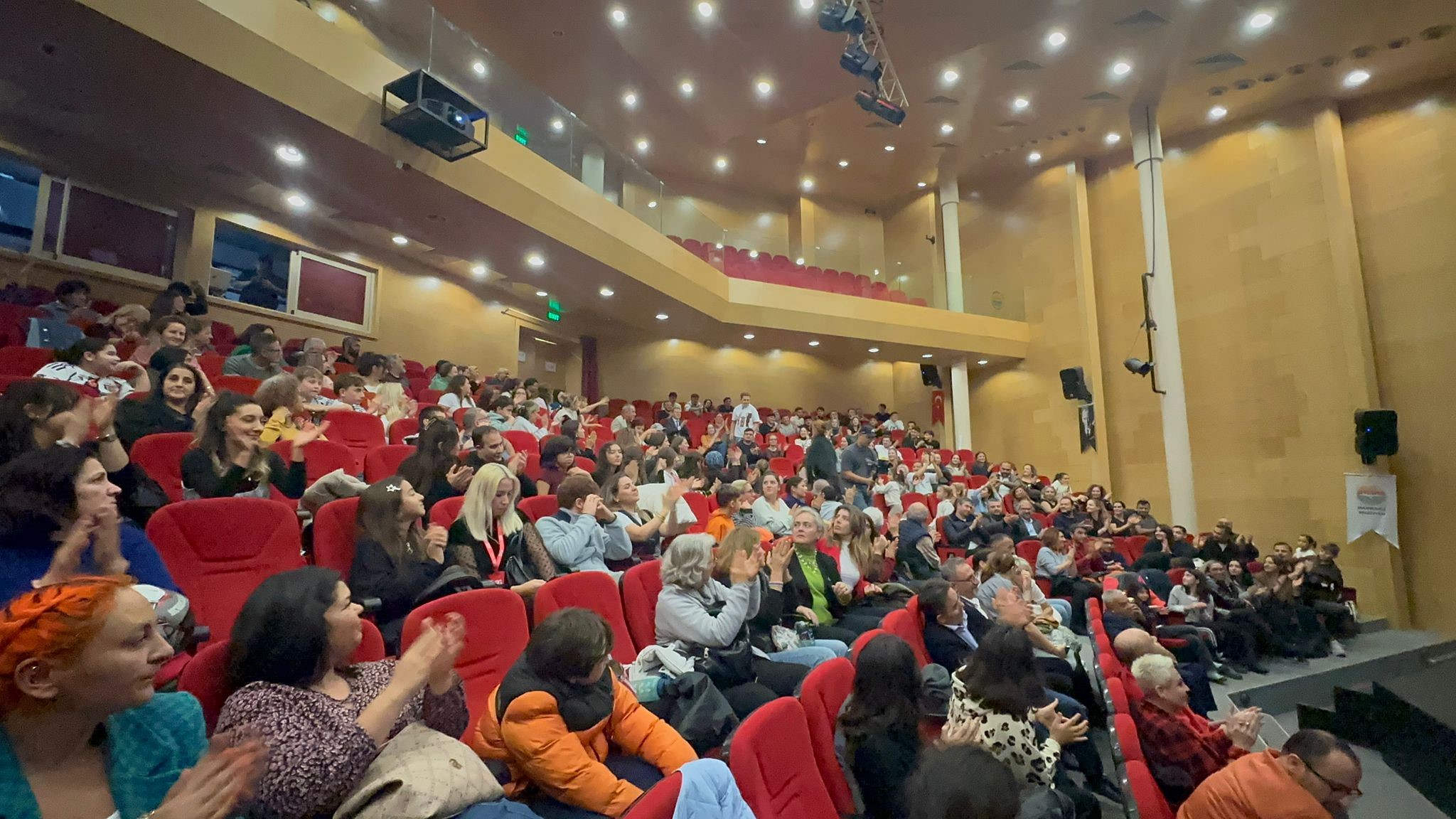 Otizmli Bireylerin Sahne Performansi (2)