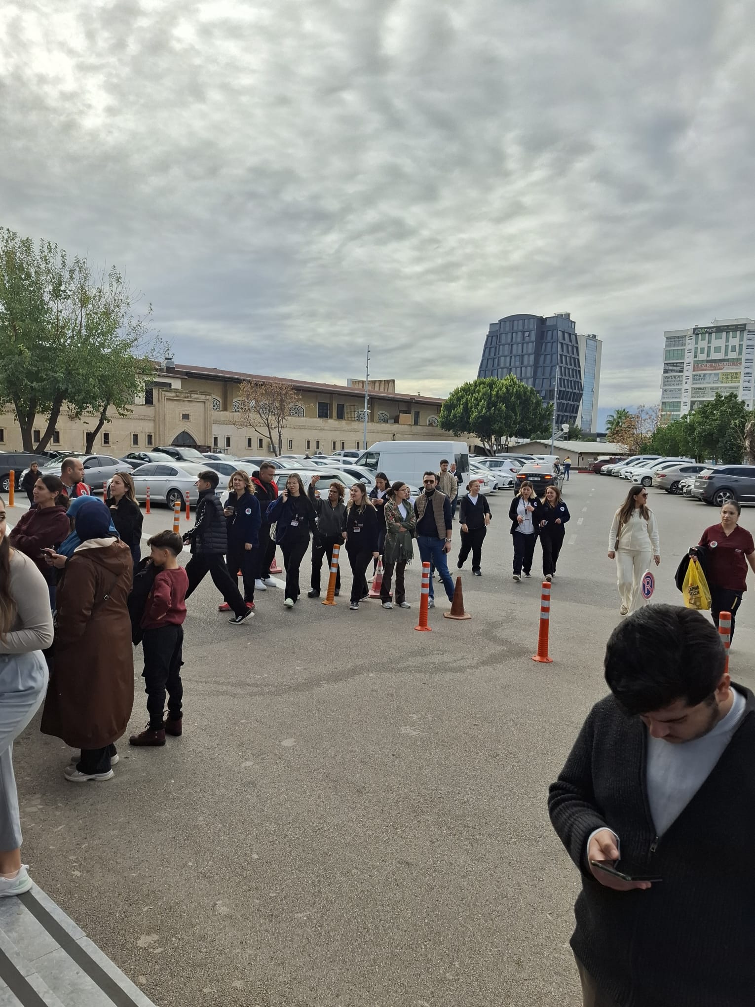 Saglık Merkezi Bosaltıldı (3)