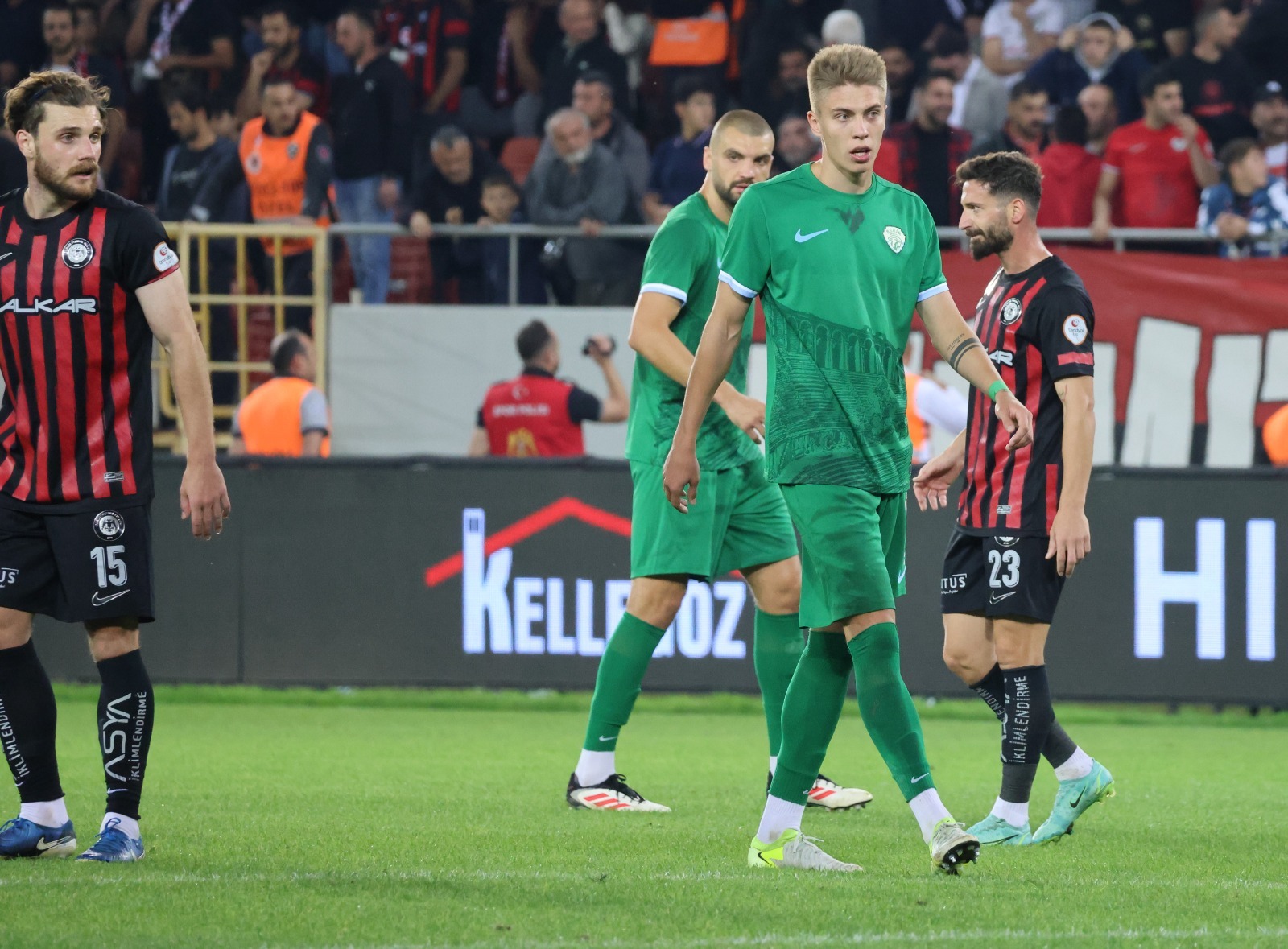 Serikspor’da Yaprak Dökümü Sürüyor (2)