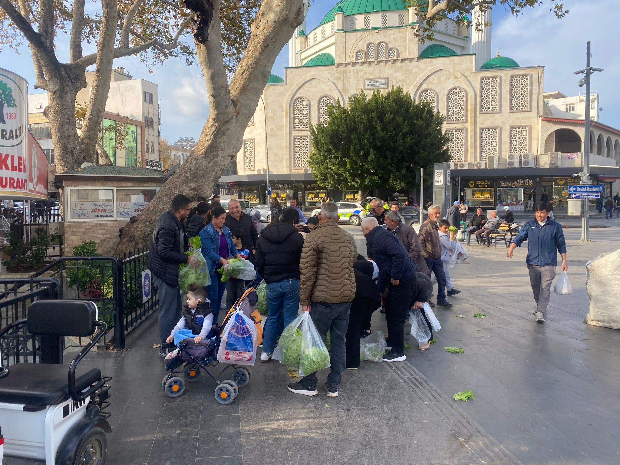 Serikte Ucretsiz Marul Dagitti (2)