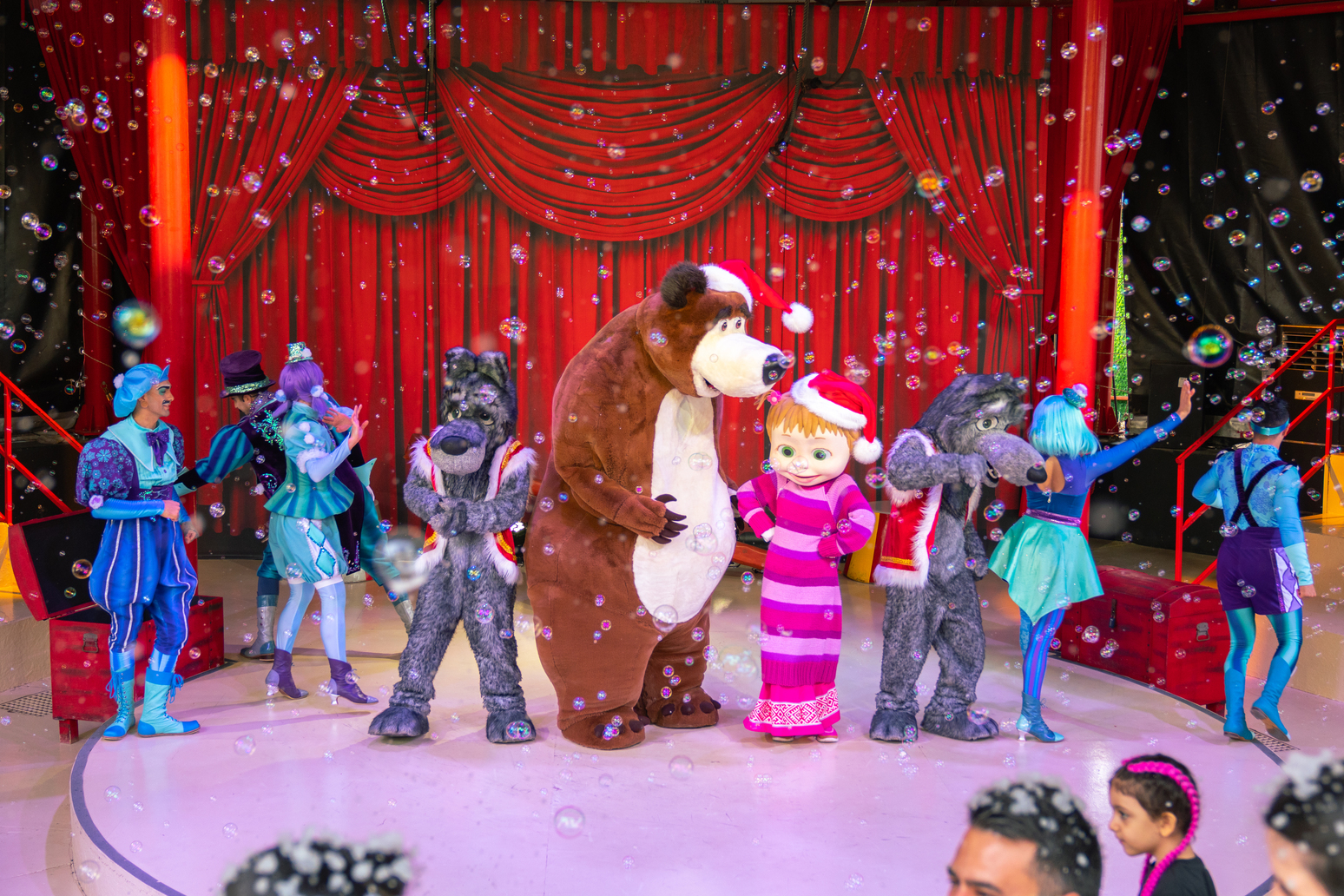 T H E L A N D O F L E G E N D S’ T A ‘ L E G E N D A R Y N E W Y E 1050390 311721