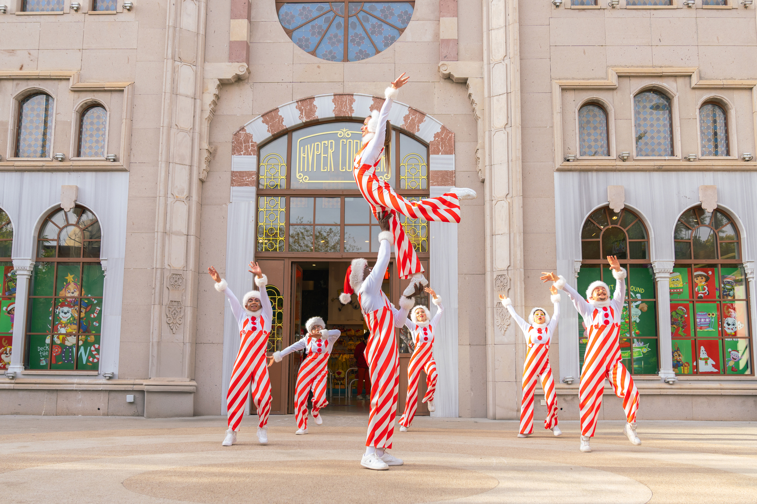 T H E L A N D O F L E G E N D S’ T A ‘ L E G E N D A R Y N E W Y E 1050391 311721