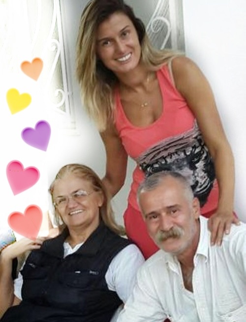 Tugba Ozay Babasina Veda (1)