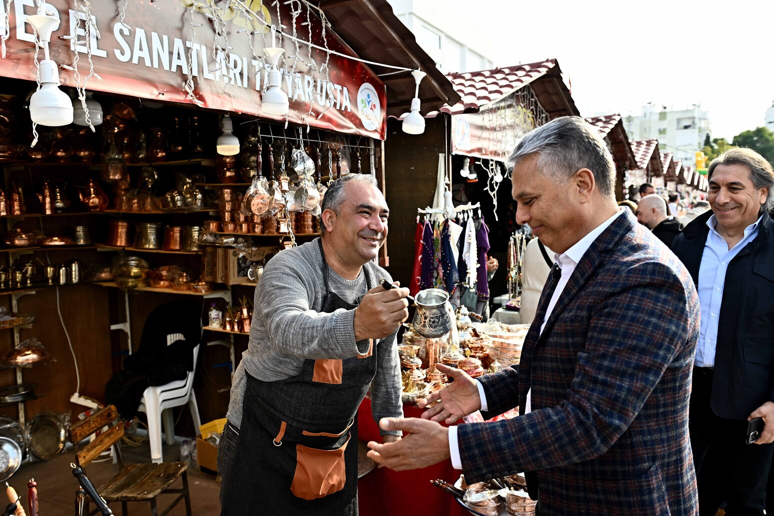 Yeni̇ Yil Çarşisi Zi̇yaret (2)