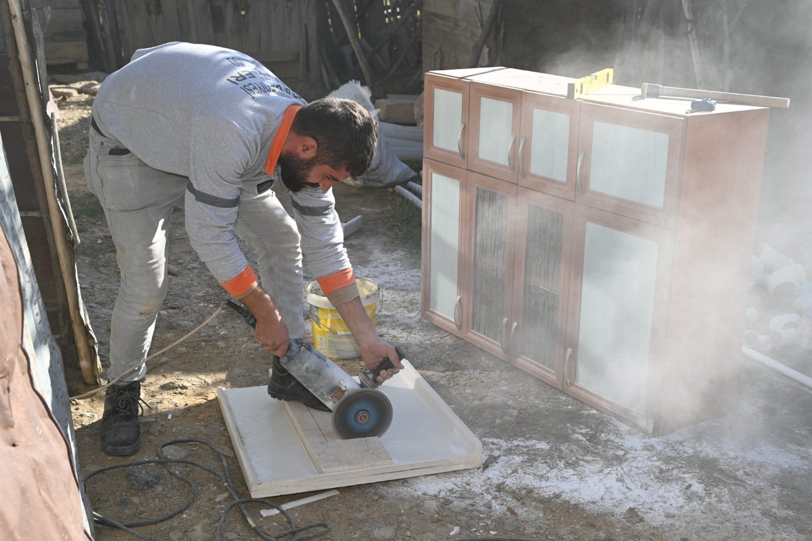 Yokluk Içinde Yaşadığı Eve Belediye Mutluluk Getirdi (1)