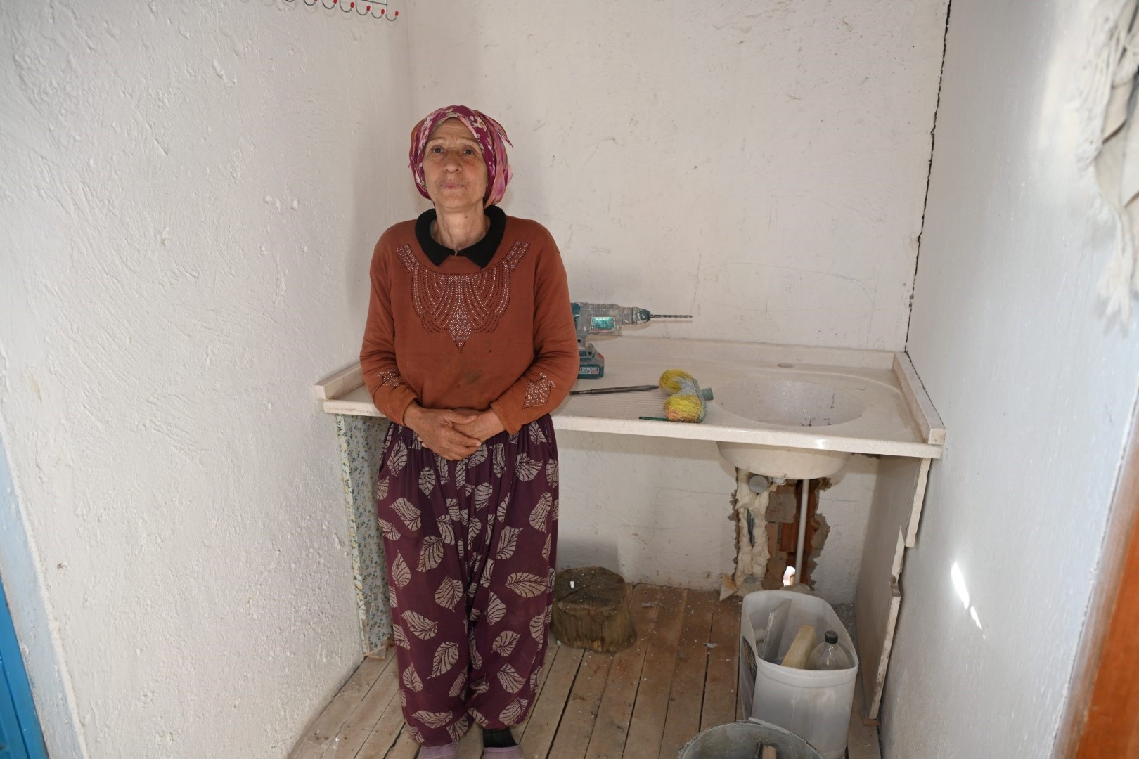 Yokluk Içinde Yaşadığı Eve Belediye Mutluluk Getirdi (3)