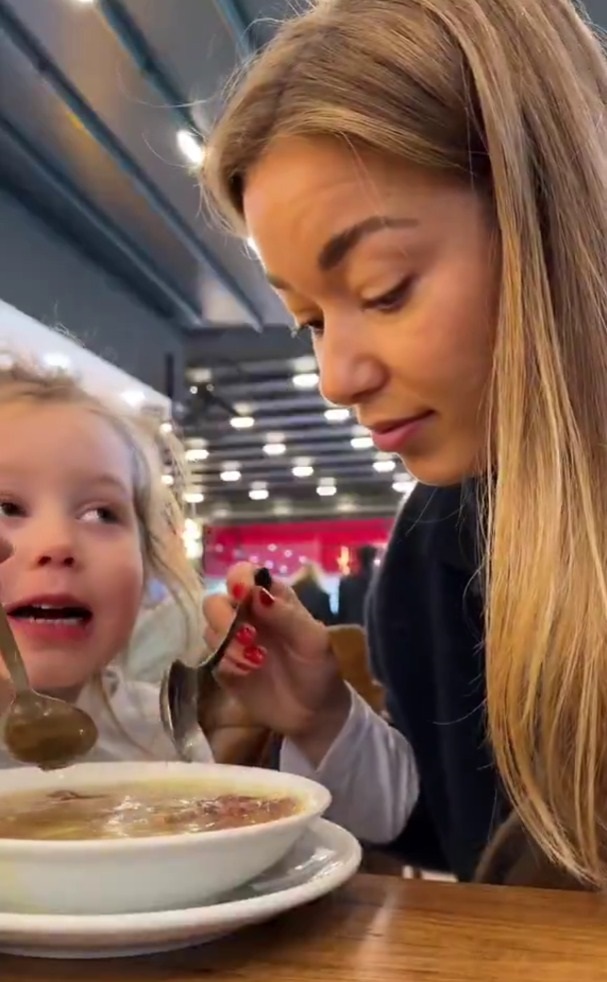 11B4E23F 2B29 4C8F 913A 64838A045228