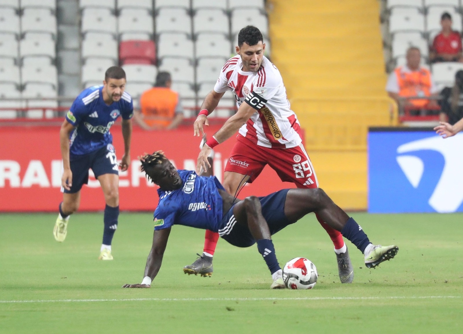 200’Üncü Maçına Çıkıp Tarihe Geçti (1)