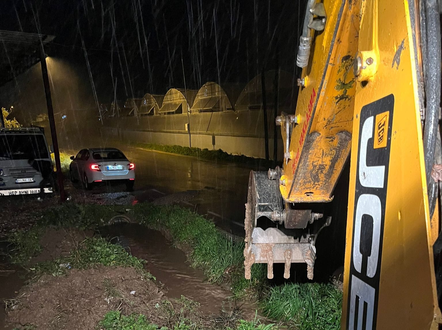 Aksu Belediyesi Saganak Calismasi (2)