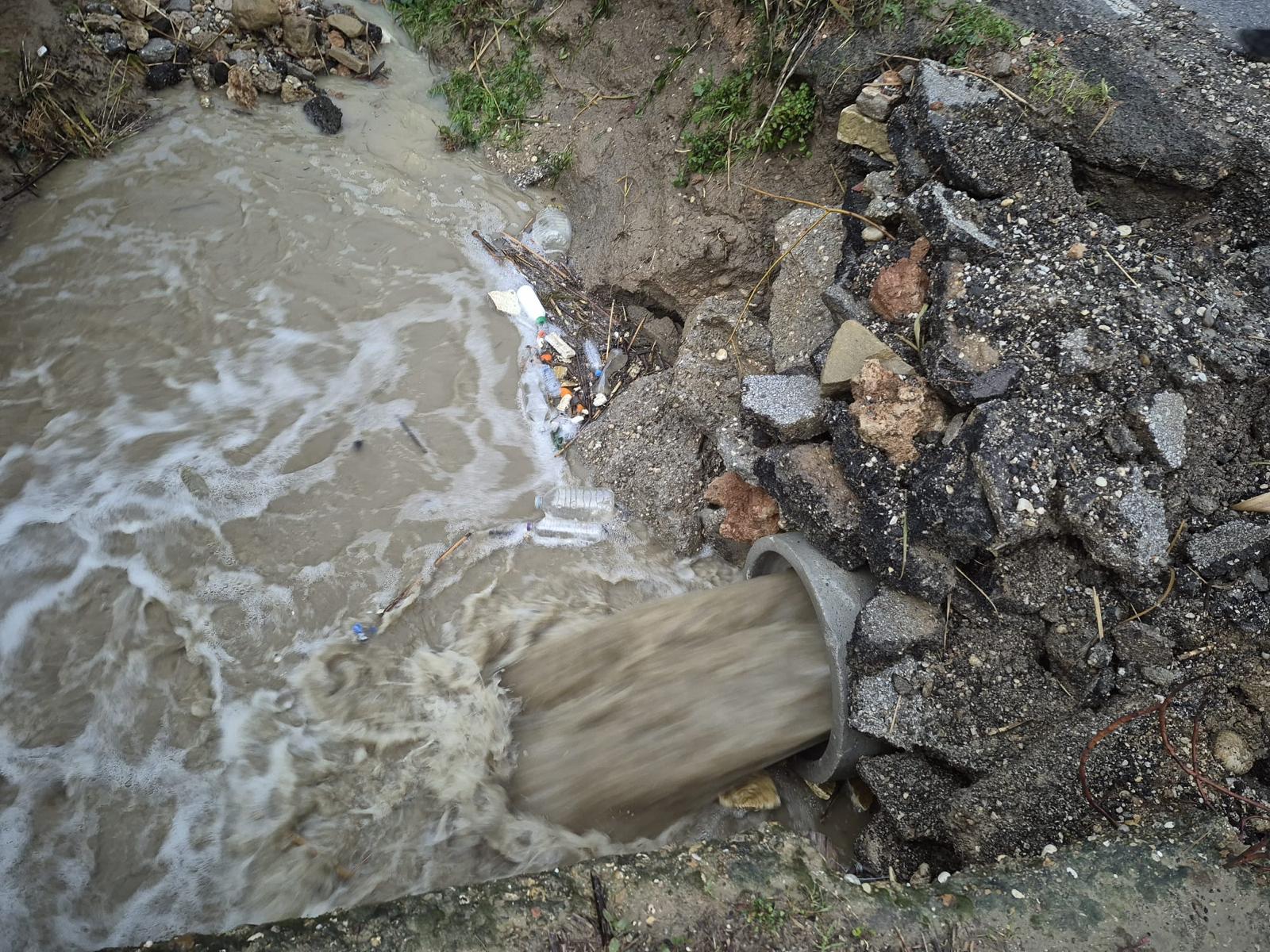 Aksu Belediyesi Sel Mucadele (1)