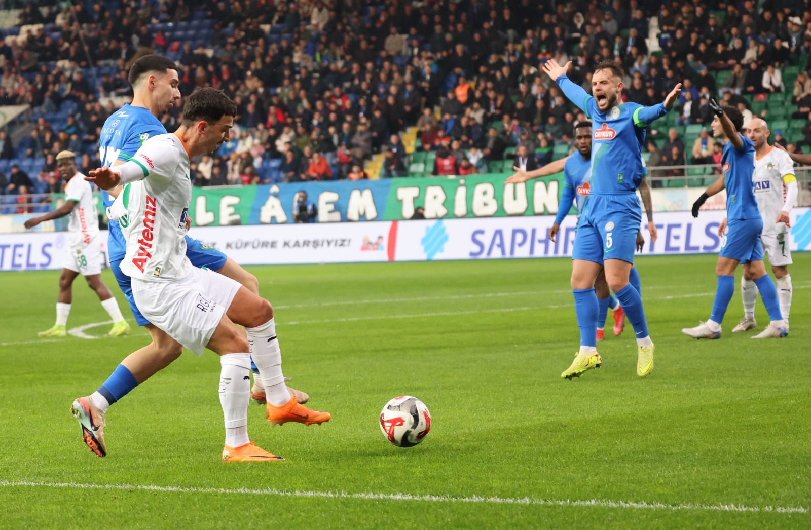 Alanyaspor Rize’den Puanla Döndü (3)