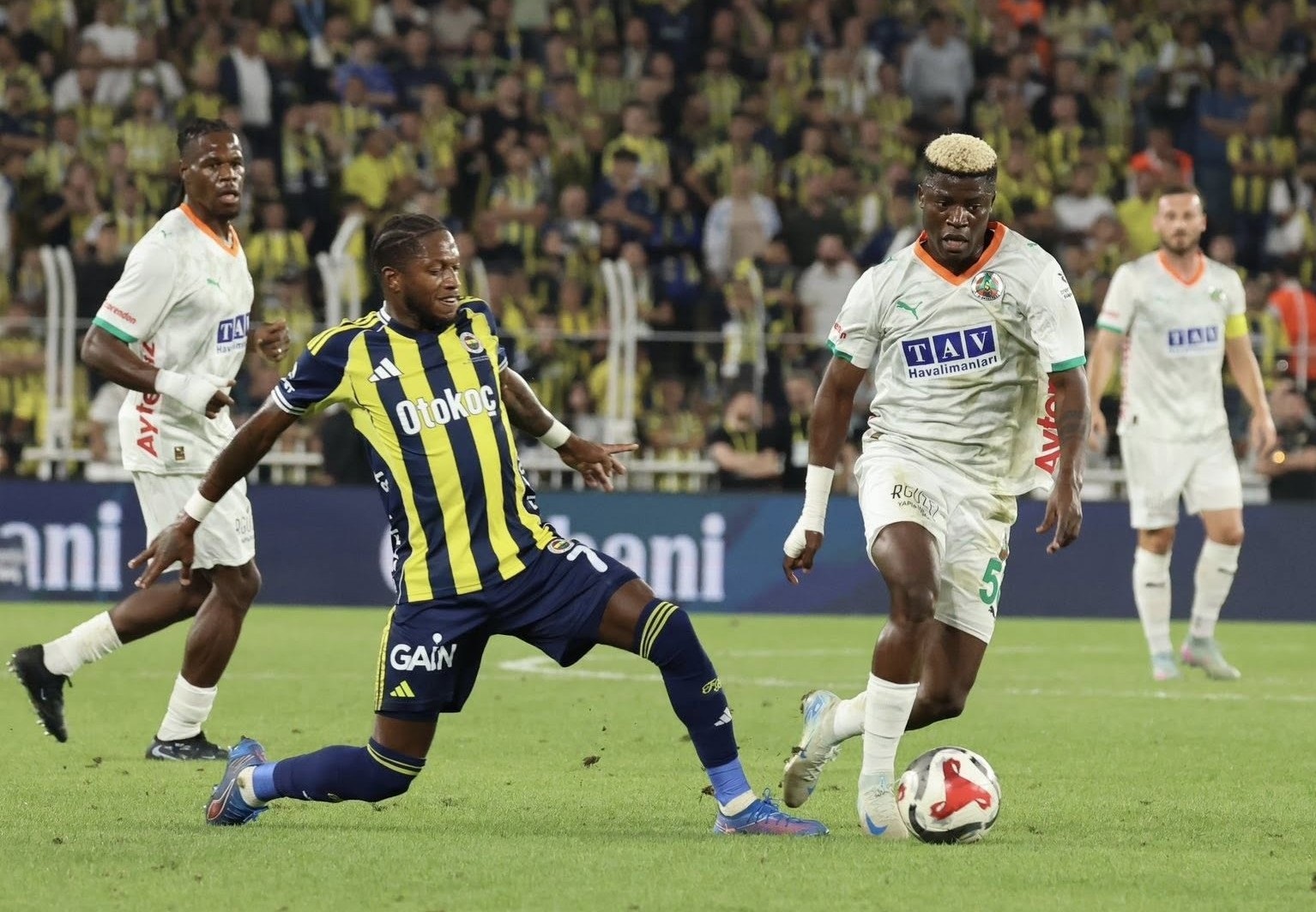 Alanyaspor’un Gençlerine Çılgın Teklif (4)