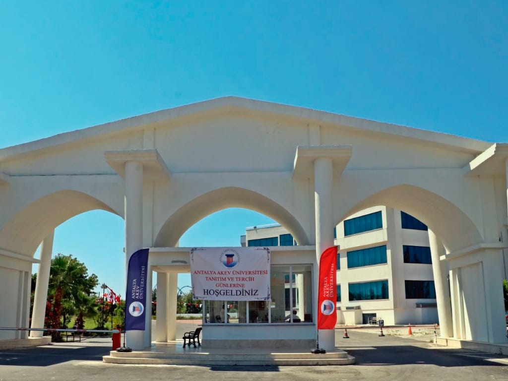 Antalya Belek Üniversitesi’nde Aylardır Süren Ücret Iadesi Krizi Sona Erdi (3)