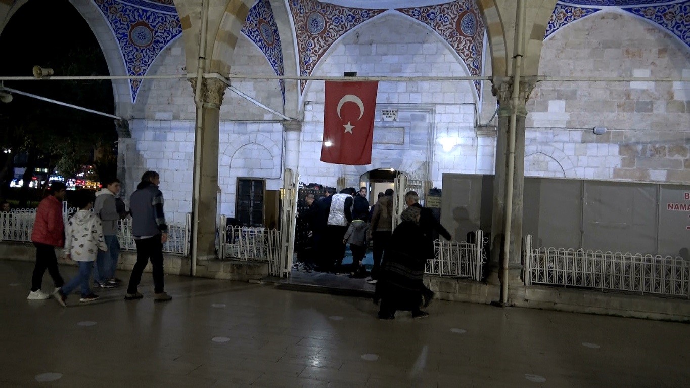 Antalya Camileri Doldu Tasti (3)