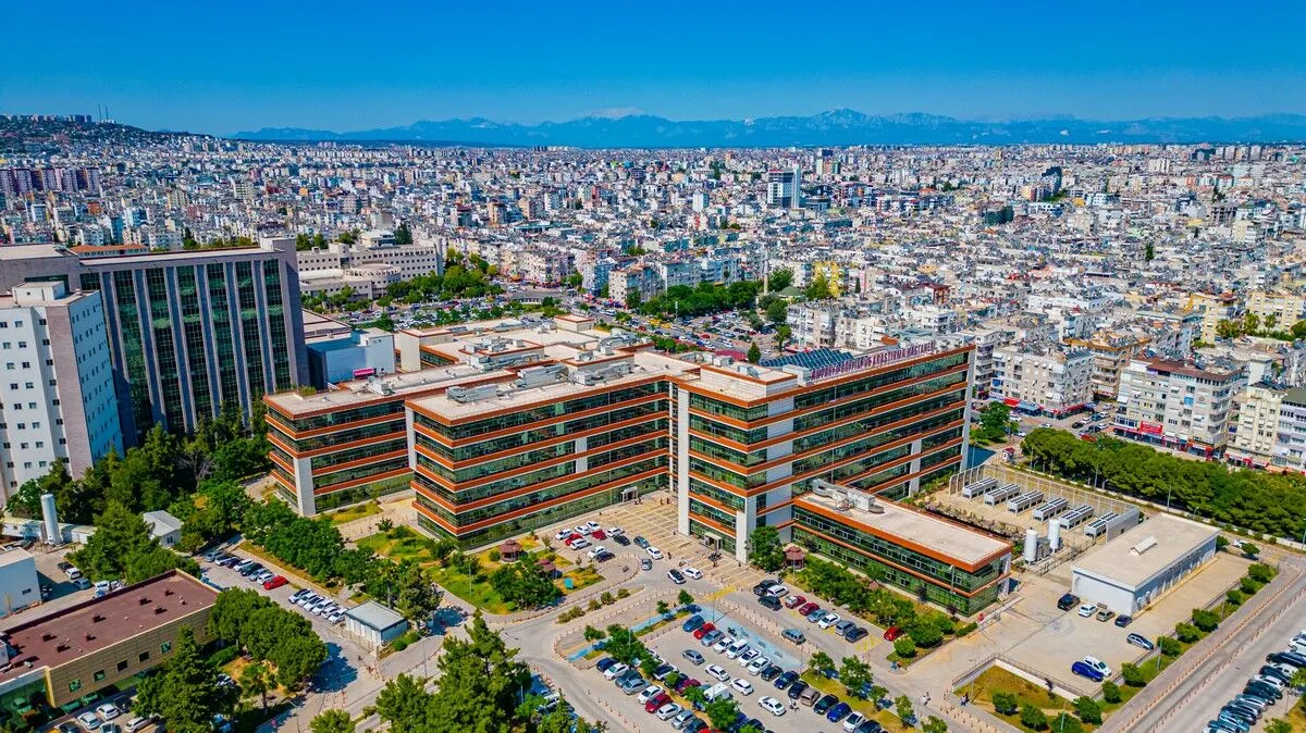 Antalya Eğitim Ve Araştırma Hastanesi Acilinde “Pike” Krizi Hastalar Soğukta Kaldı Iddiası (1)