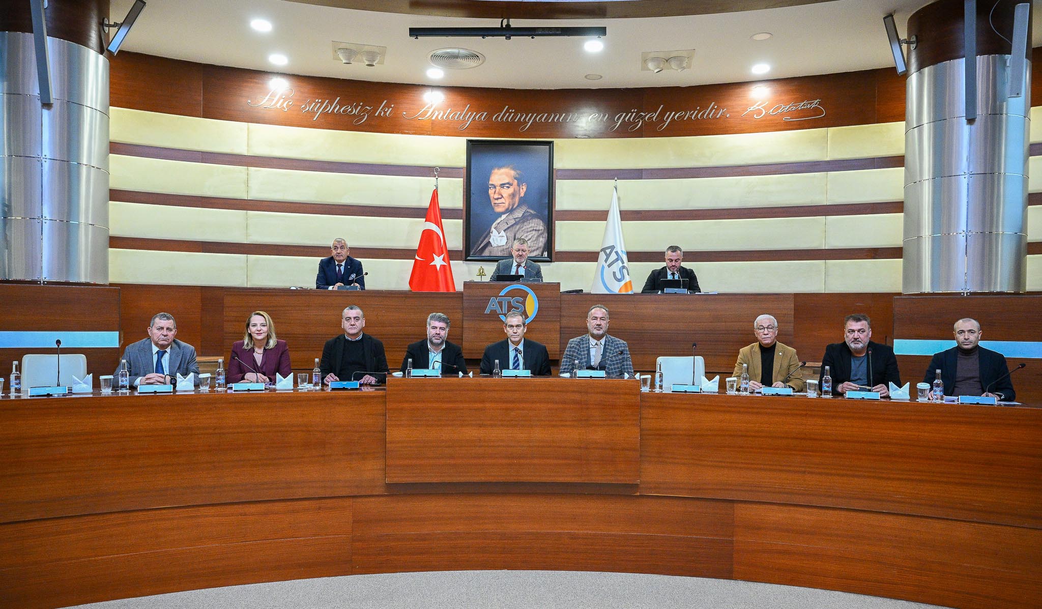 Antalya Ekonomisi 15 Güne Sıkıştı (2)