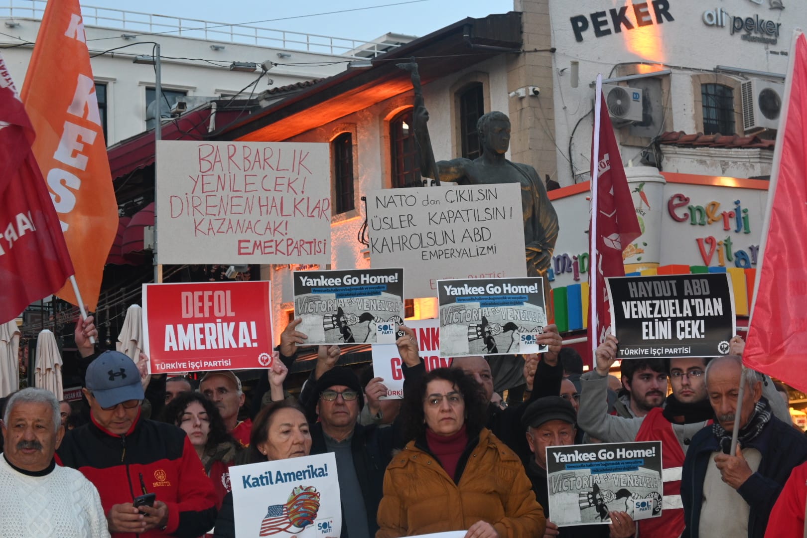 Antalya Emperyalizme Karsi Sokaga Dokuldu (1)-1