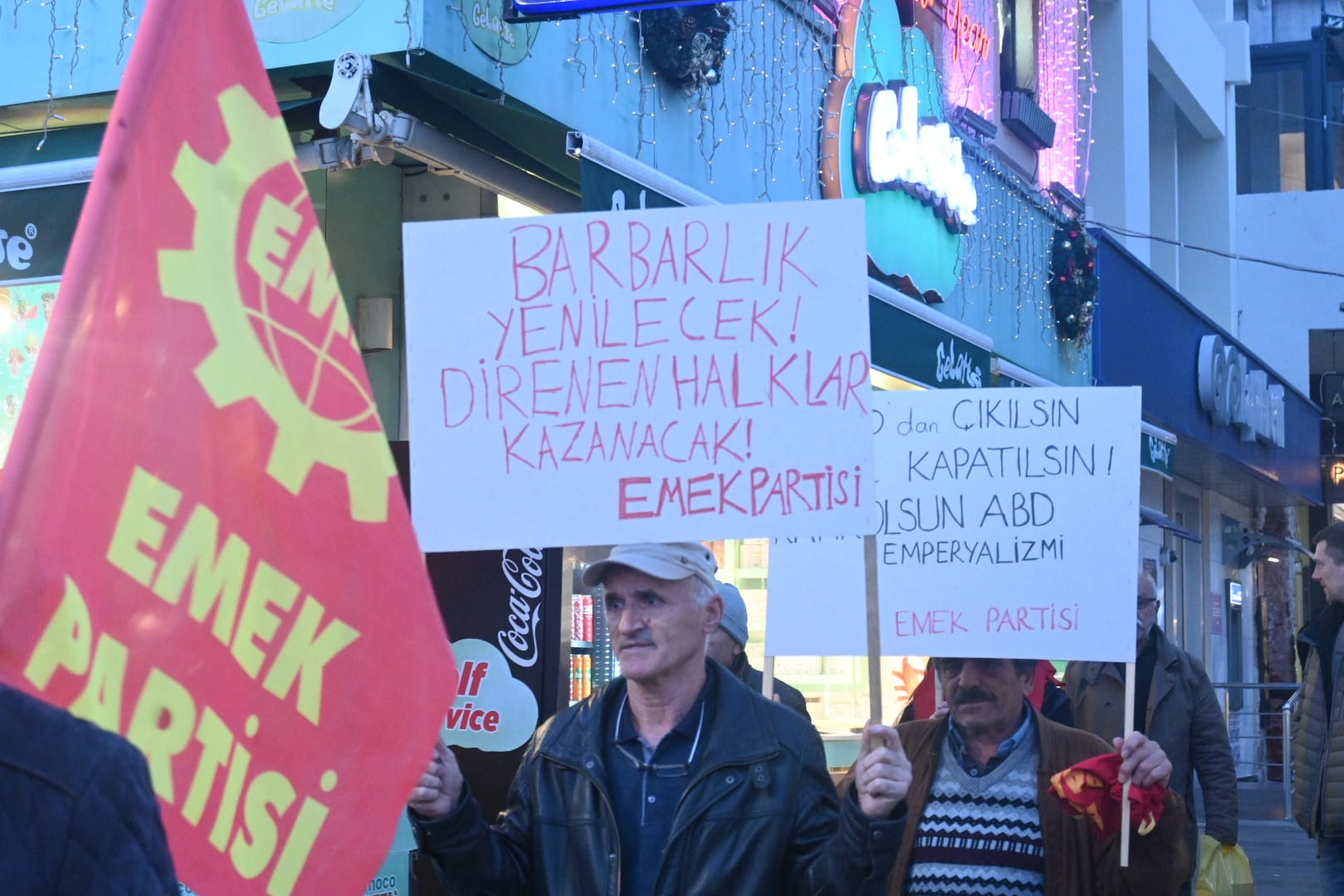 Antalya Emperyalizme Karsi Sokaga Dokuldu (2)