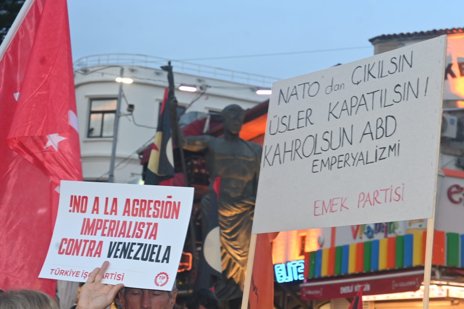 Antalya Emperyalizme Karsi Sokaga Dokuldu (4)