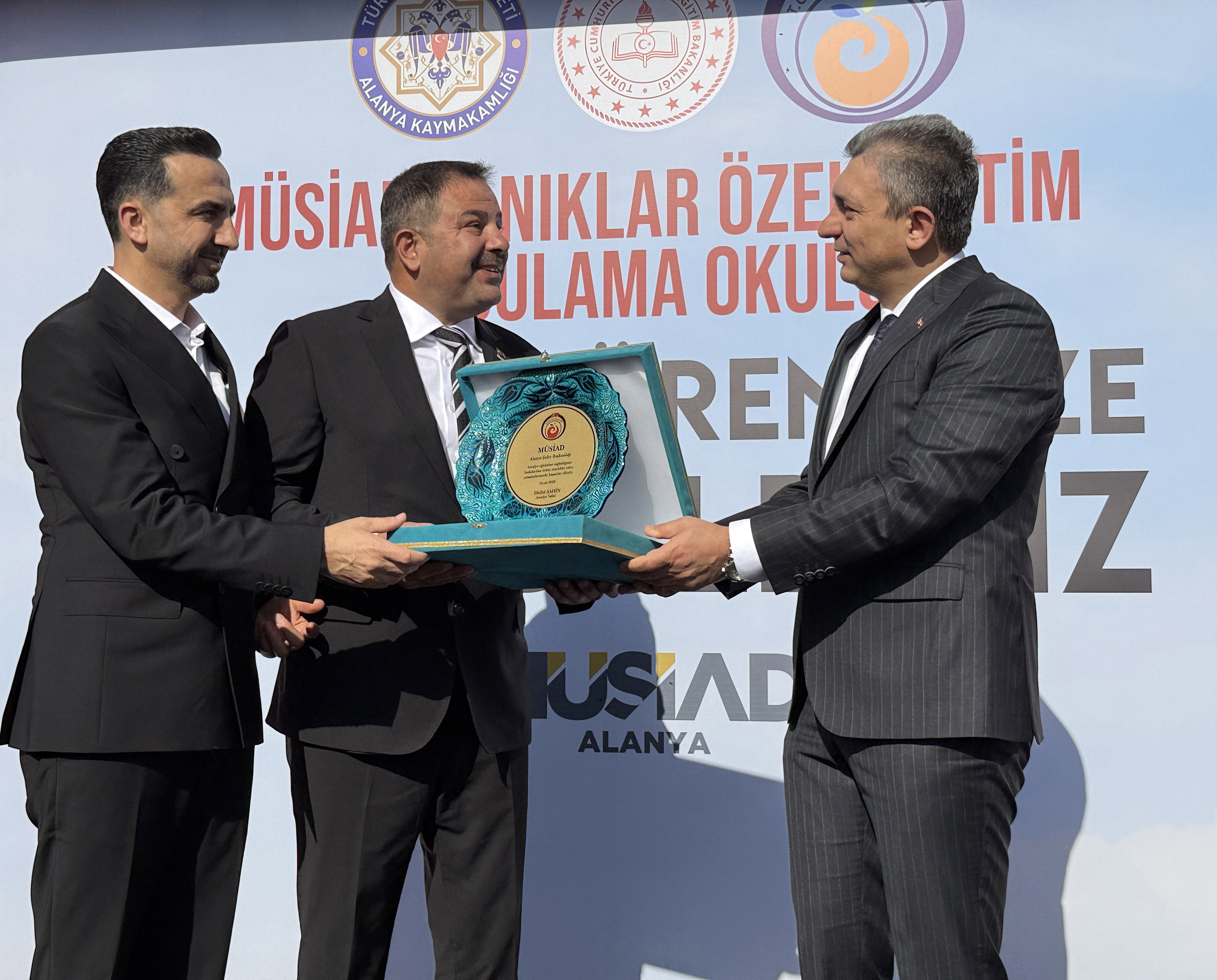 Antalya Iki Okula Daha Kavuştu (5)