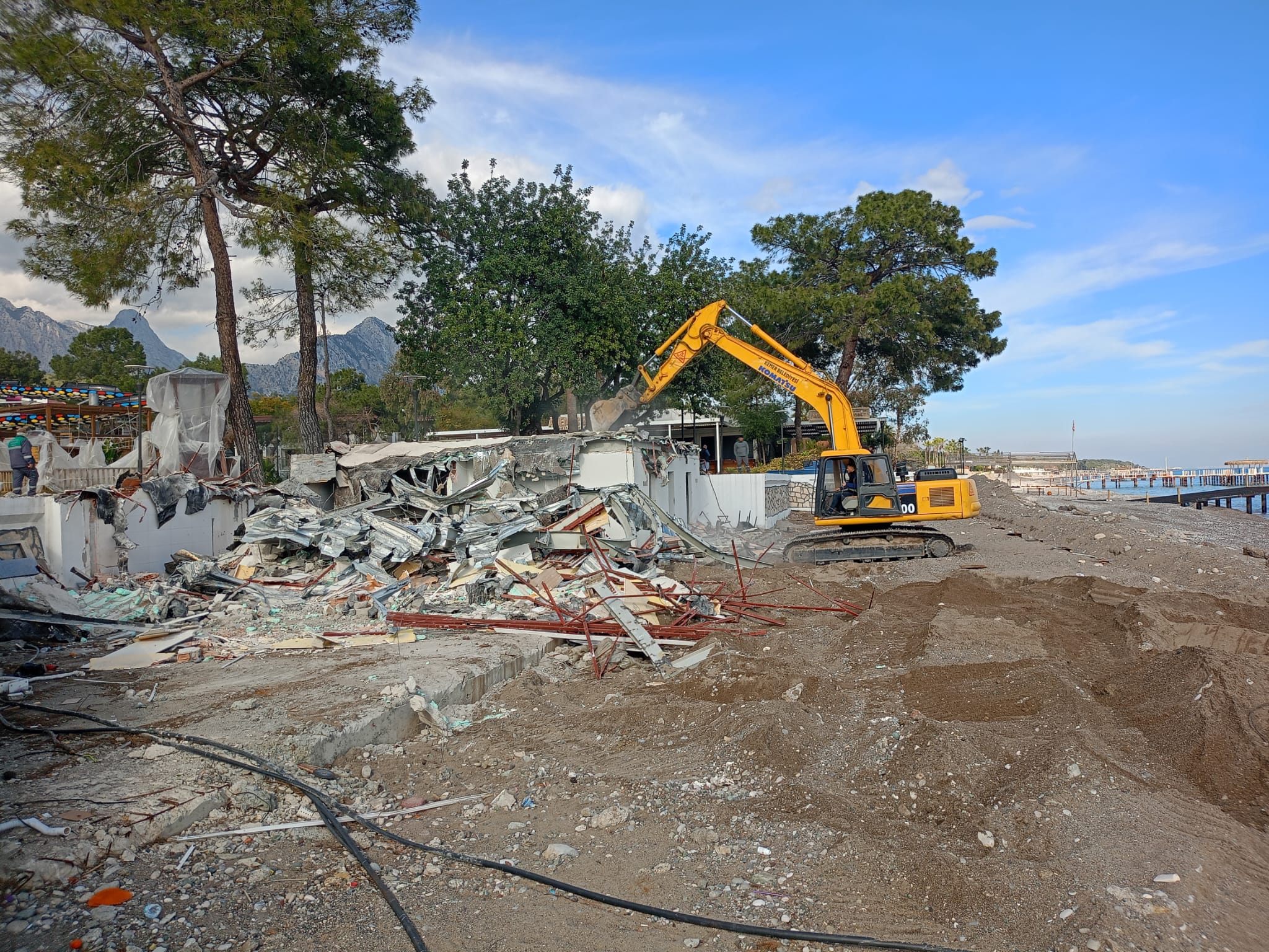 Antalya Kemer’de Göynük’ten Çirali’ya Kaçak Yapilara Yikim (3)