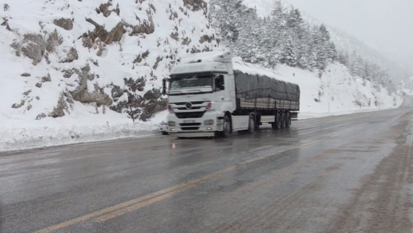 Antalya Konya Kara Yolu Kar Esiri Altında (2)