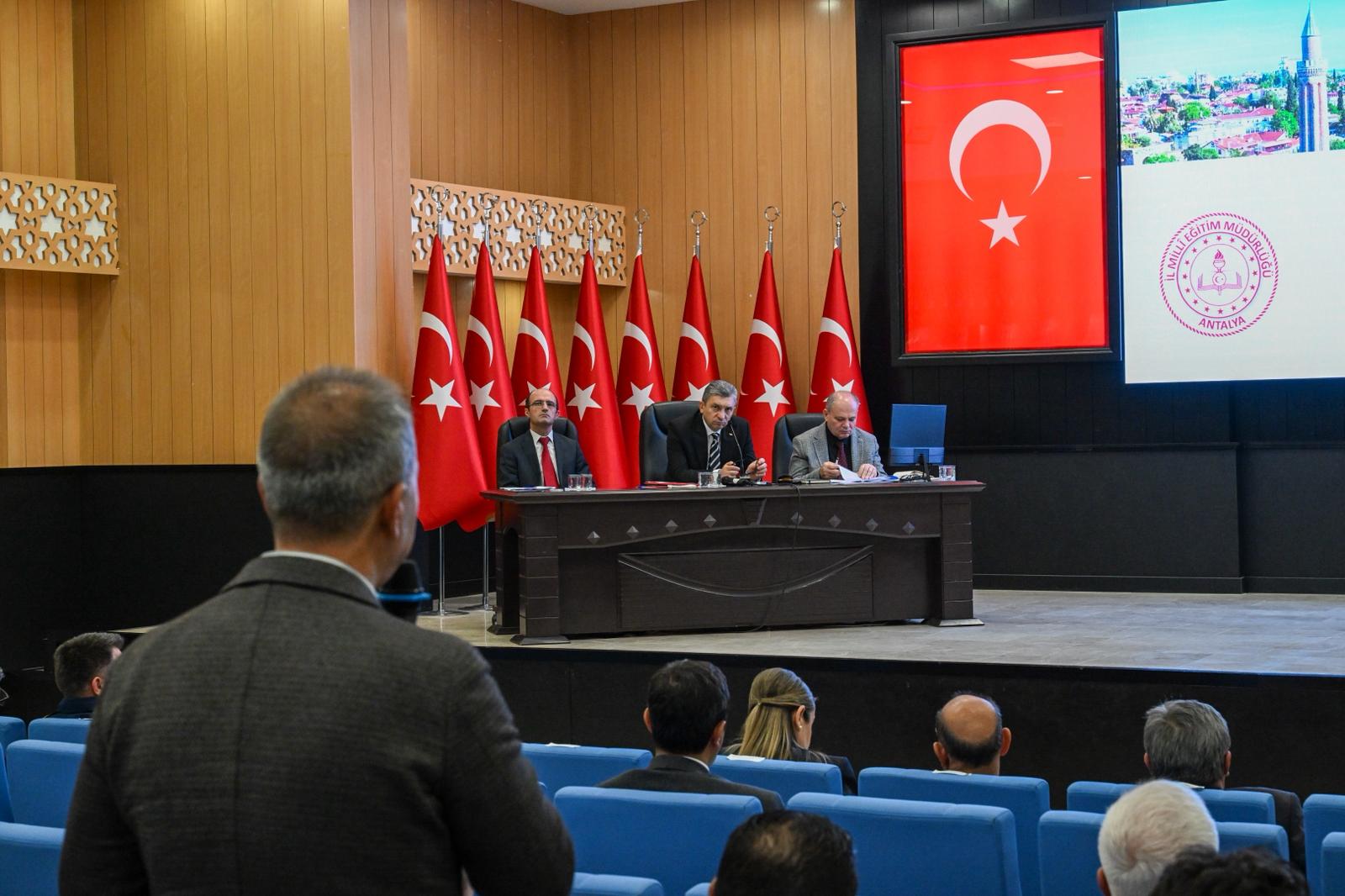 Antalya Valiligi Toplanti (5)