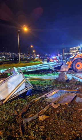 Antalya Yıkılıyor! Peş Peşe Hortumlar; Seralar Yıkıldı, Çatılar Uçtu (14)-1