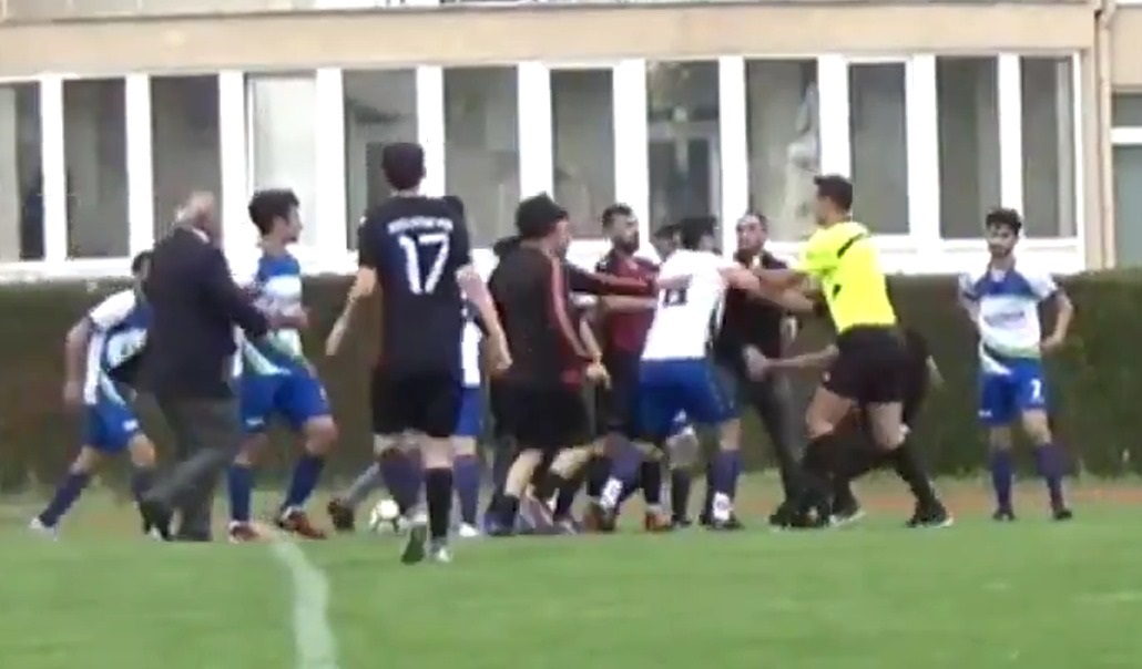 Antalya’da Amatör Maçta Ortalık Savaş Alanına Döndü (3)