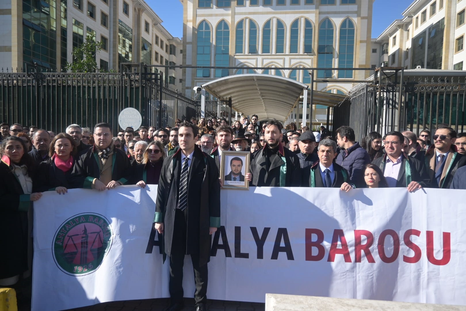 Antalya’da Avukatlar Bu Kez Kendi Hakları Için Ses Yükseltti (3)