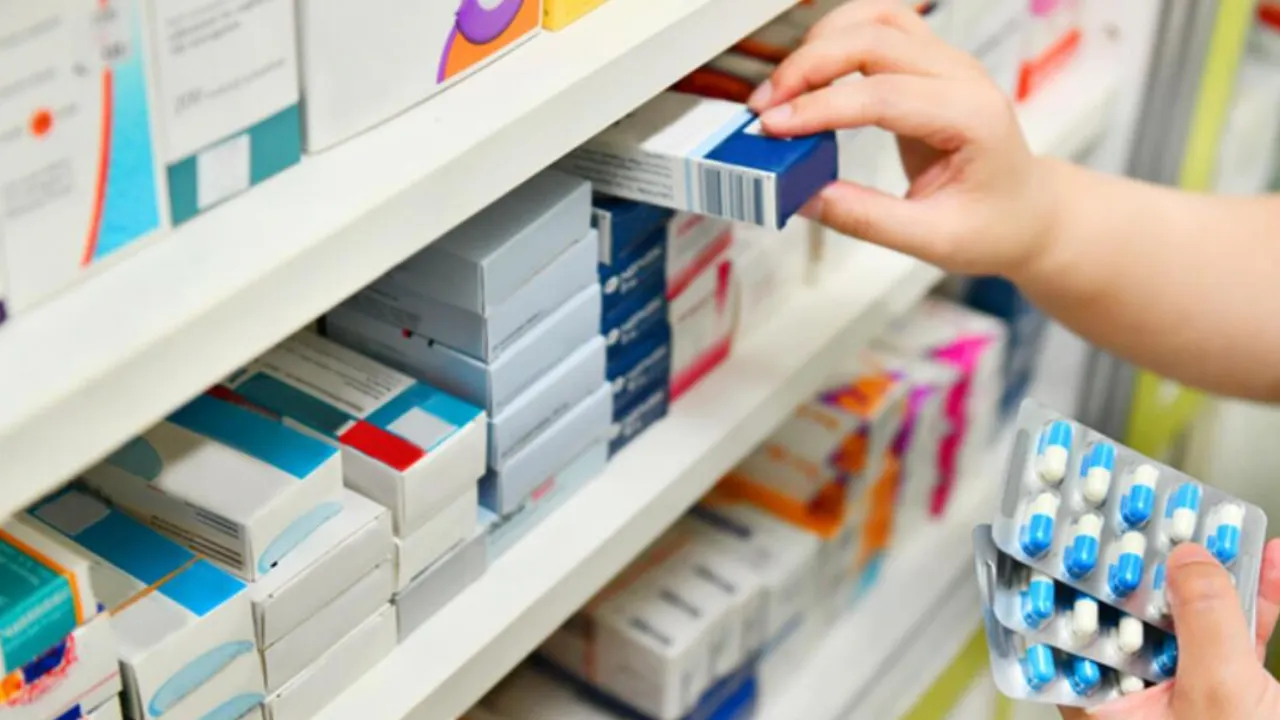 Antalyada Eczacılardan Tepki Geldi (1)-1