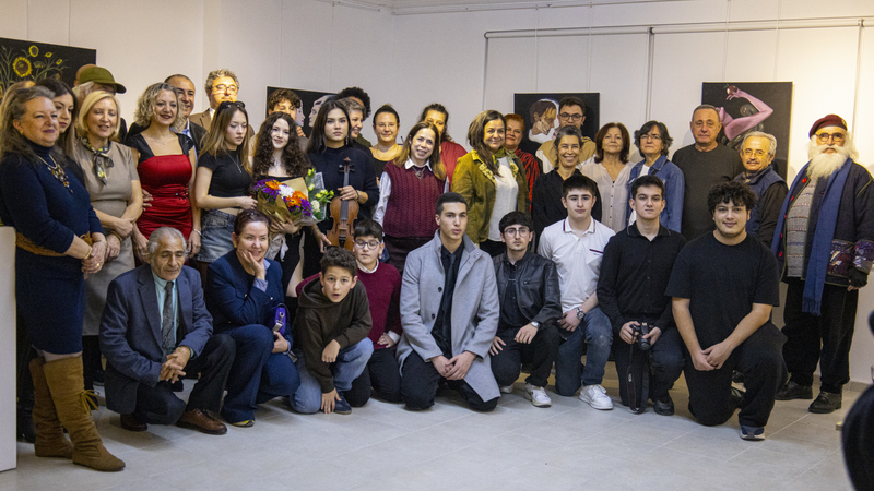 Antalya’da Genç Sanata Güçlü Destek… 16 Yaşındaki Duru Namal’ın Ilk Sergisi Açıldı (3)