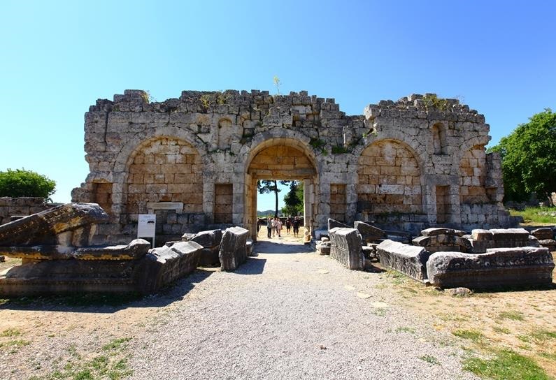 Antalya’da Hristiyanlığın Önemli Merkezine Akın Akın Geldiler (3)