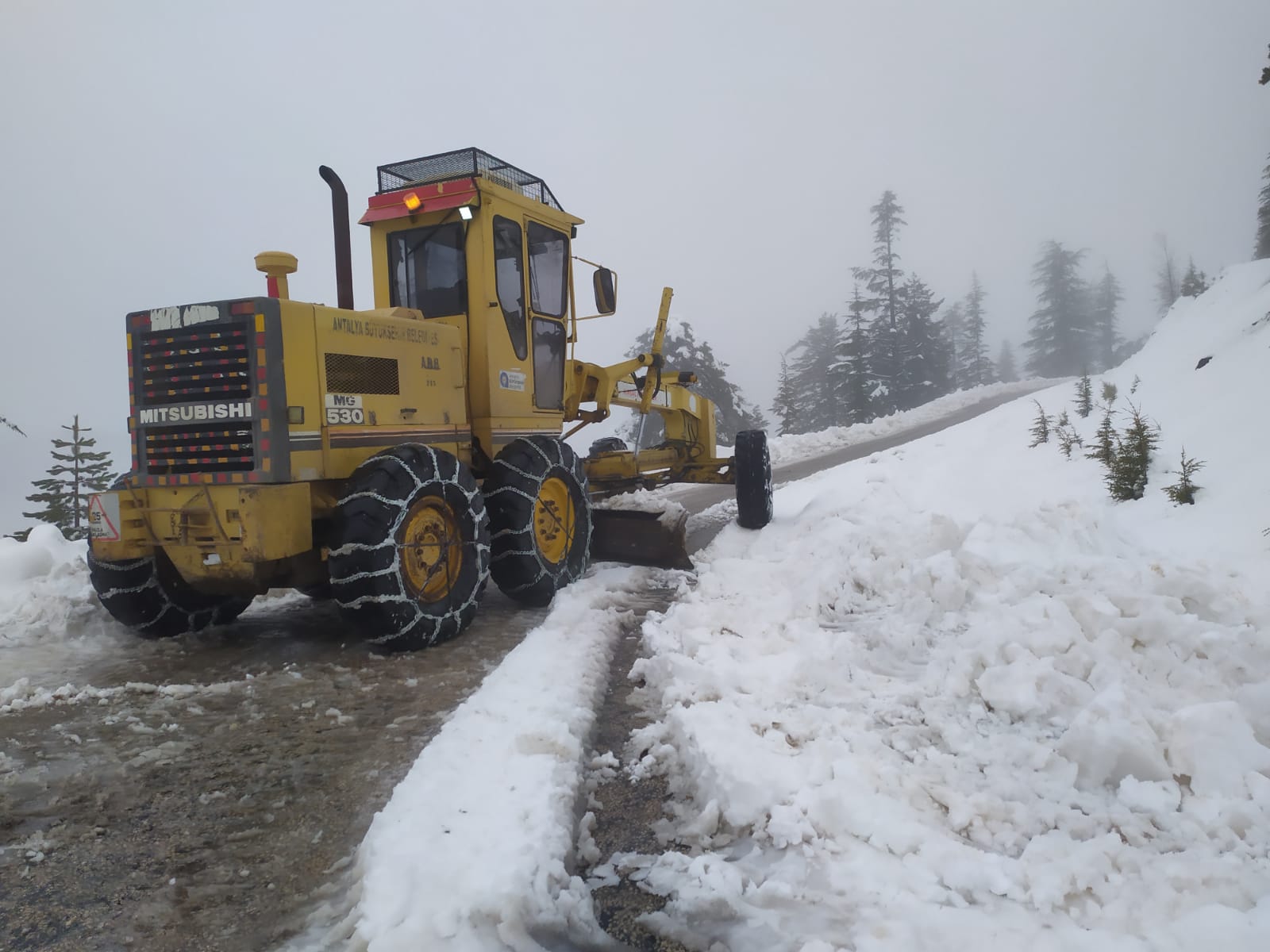 Antalya’da Yolda Kalan Vatandaşlar Kurtarıldı (2)