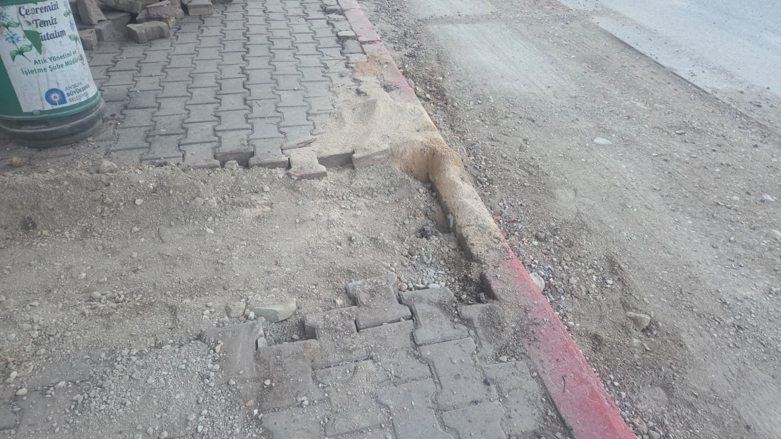 Antalya’daki Bu Yollar Sürücüler Korkulu Rüyası (1)