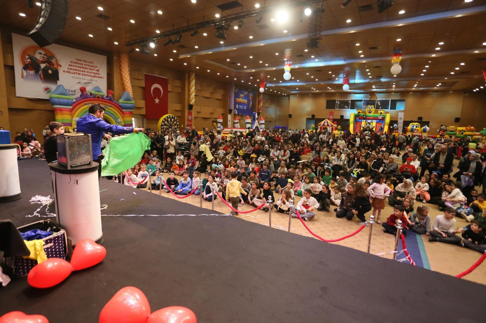 Antalya’daki Çocuklara Kepez Belediyesi’nden Hediye (1)