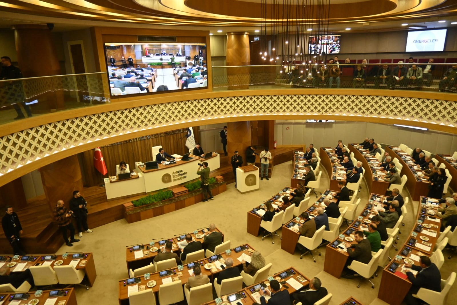 Antalya’daki Hafriyat Konusunda Top Büyükşehir’de (1)İi̇-1