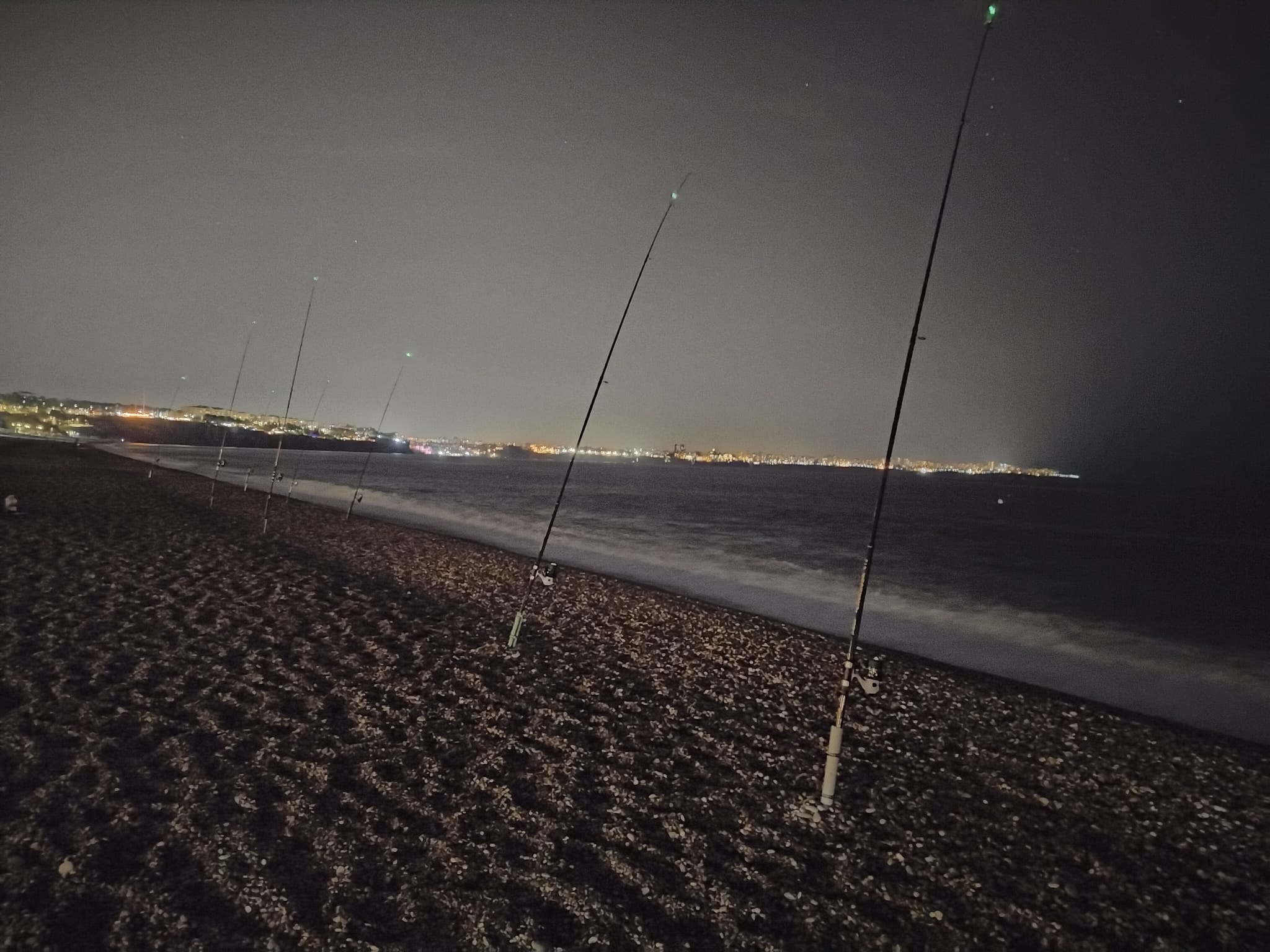 Antalya’daki Kalabalıktan Bıkan Balıkçılar Geceyi Seçti (2)