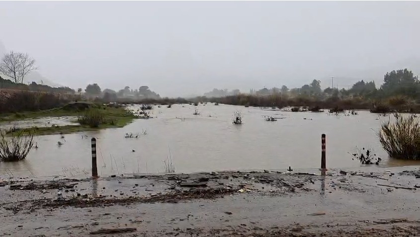 Antalya’daki Şiddetli Yağıştan Sonra Toki̇ Uyarısı (1)