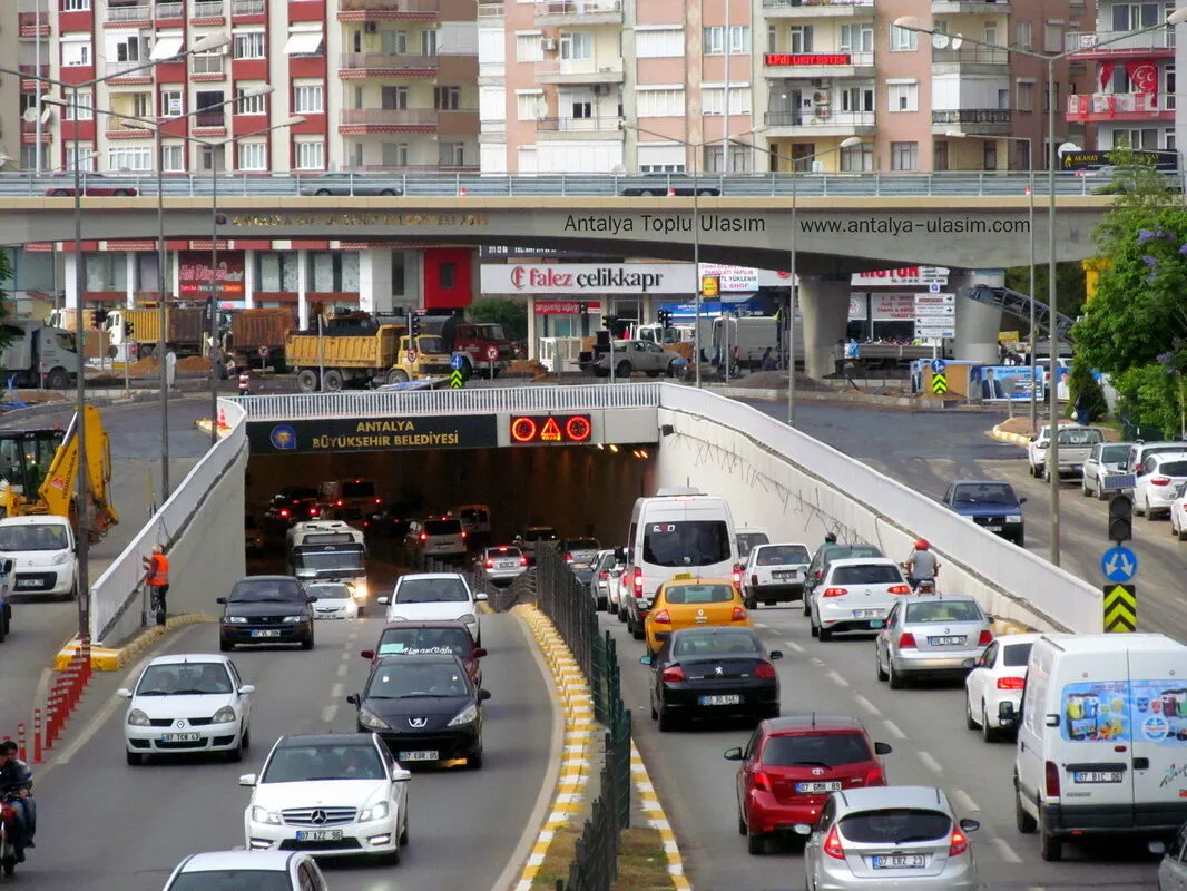 Antalya’daki Trafiğin Gerçek Sebebi Belli Oldu (2)